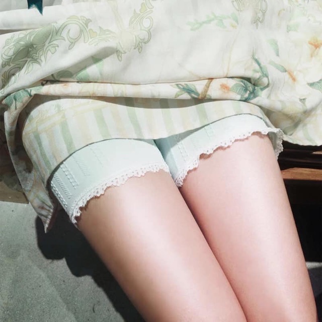 Quần mặc váy dệt gân viền ren | BigBuy360 - bigbuy360.vn