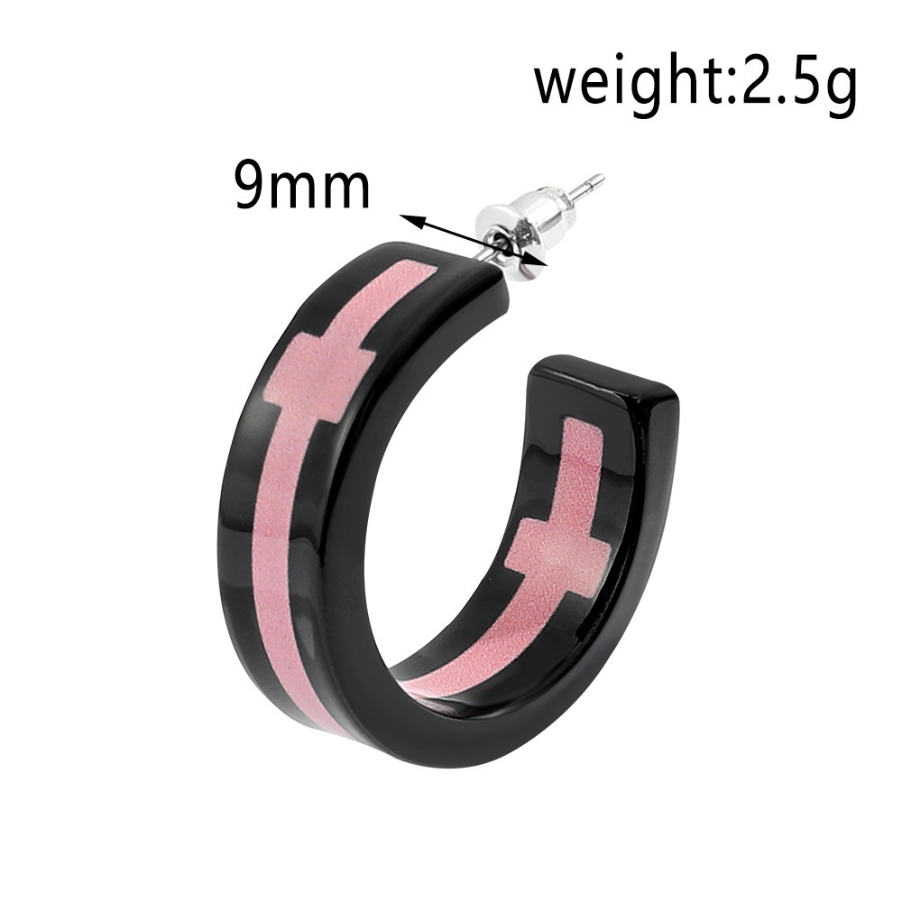 Khuyên tai hóa trang nhân vật Takashi Mitsuya trong anime Tokyo Revengers cho bữa tiệc