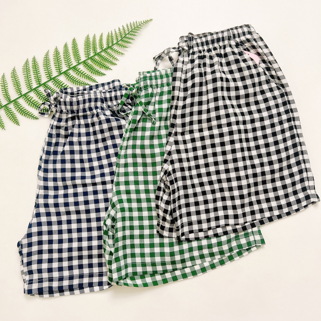Quần vải nữ lưng thun họa tiết caro , Quần short nữ vải tole lưng thun họa tiết caro GHP-Garment