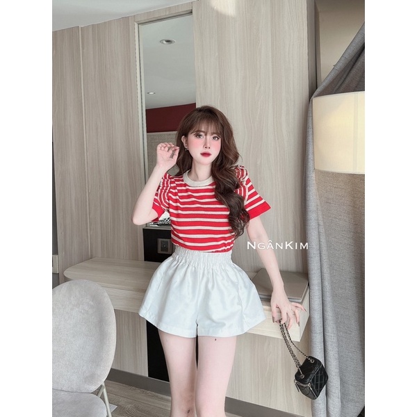 Áo len kẻ tay bèo cách điệu