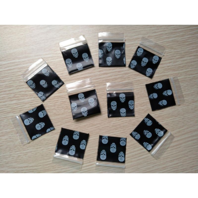 100 cái túi zip kt 3x4cm hình họa tiết loại mỏng, mềm, mượt