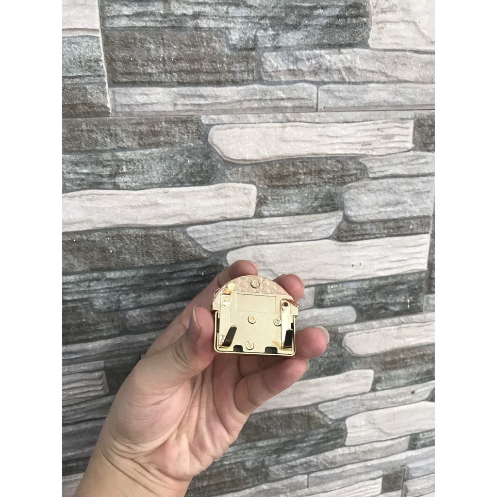 Khoá bấm đá (60k/cái)