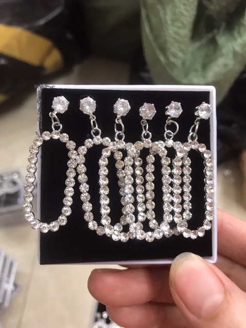 Hộp 3 đôi khuyên tai đính đá sành điệu