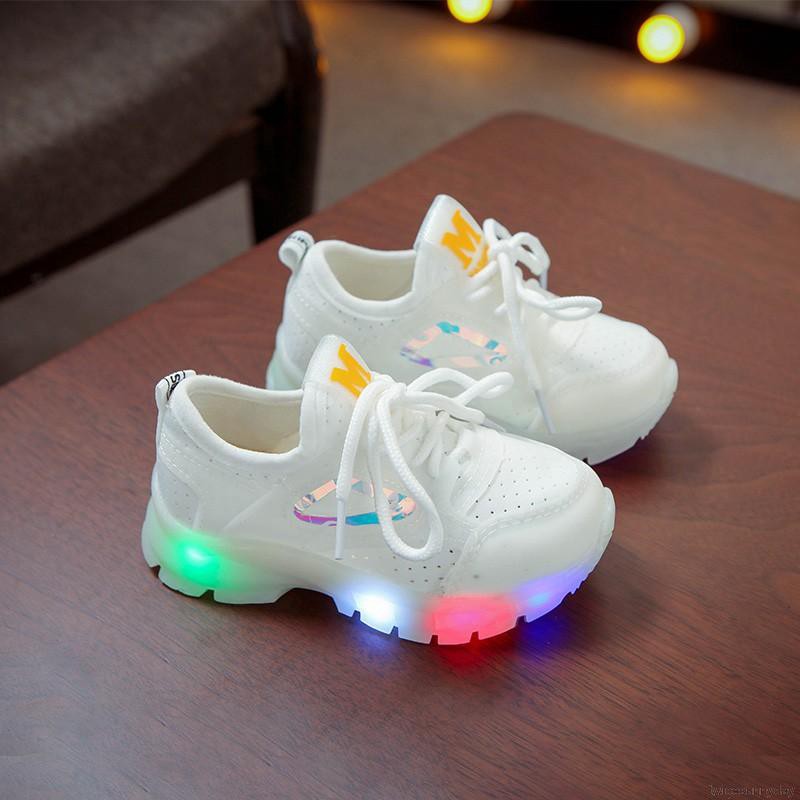 Giày đế gắn đèn LED chống trượt cho bé