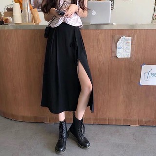 Chân váy midi xẻ tà