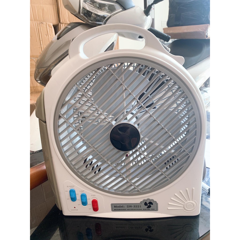 Quạt Tích Điện Hai Bình Ac quy có đèn led thời gian dùng trên 8h,siêu tiết kiệm điện | BigBuy360 - bigbuy360.vn