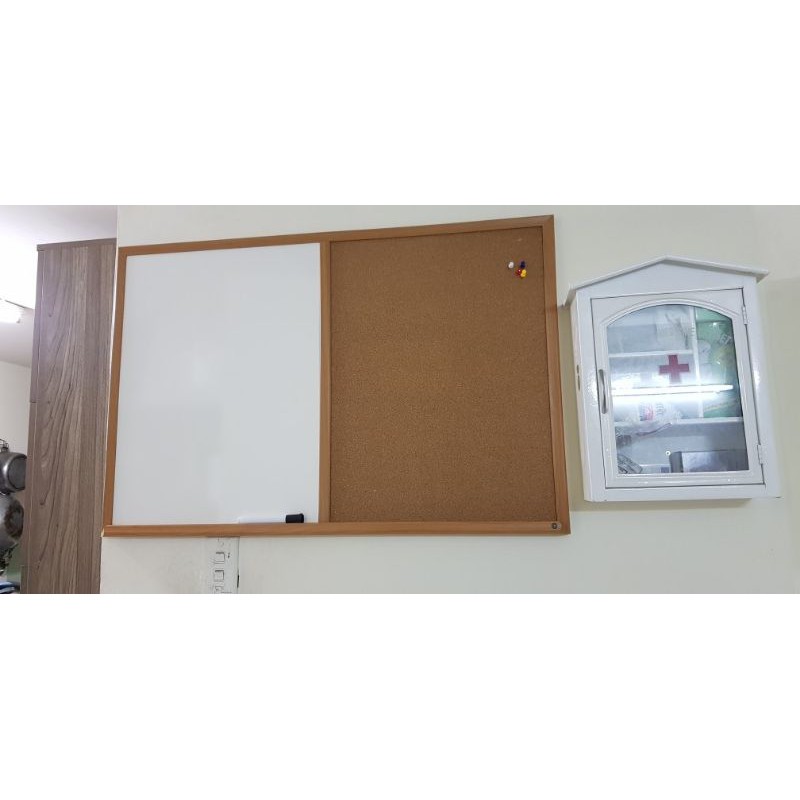 Combo Bảng trắng kiêm gim liE khung gỗ kèm 1 bút 1 hộp ghim kích thước 60x90 cm