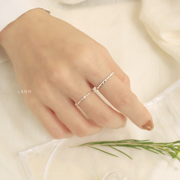Nhẫn trơn mảnh basic một đá nhỏ BẠC S925 LANN R265