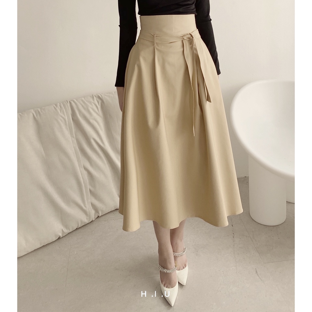 Chân váy midi nâu nhạt H.I.U ROOM dáng dài kèm đai thắt, style hàn quốc HIU design 2021.