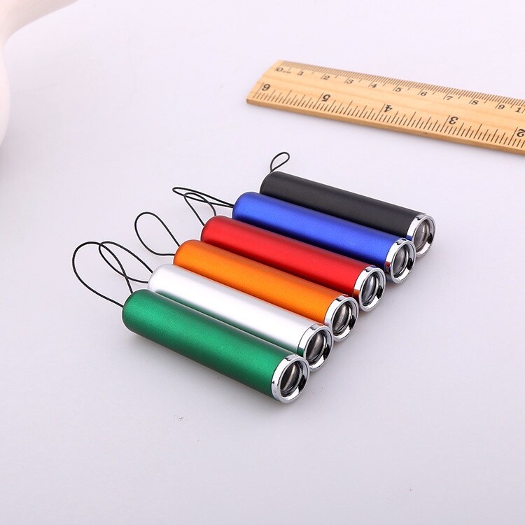 Đèn pin LED mini màu sắc đơn giản
