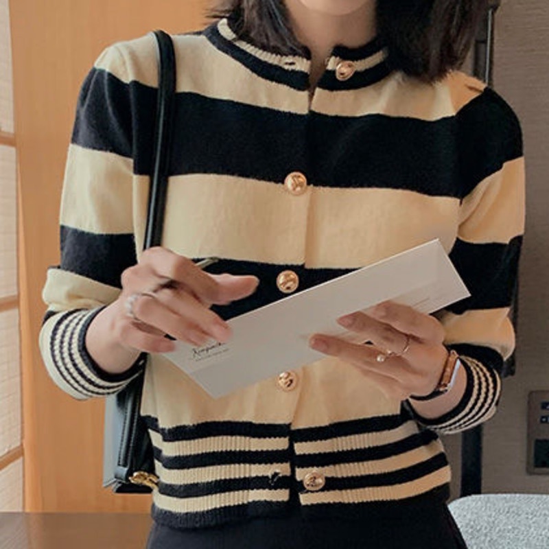 Áo sweater dệt kim tay dài họa tiết kẻ sọc phối khóa kim loại thời trang thu đông