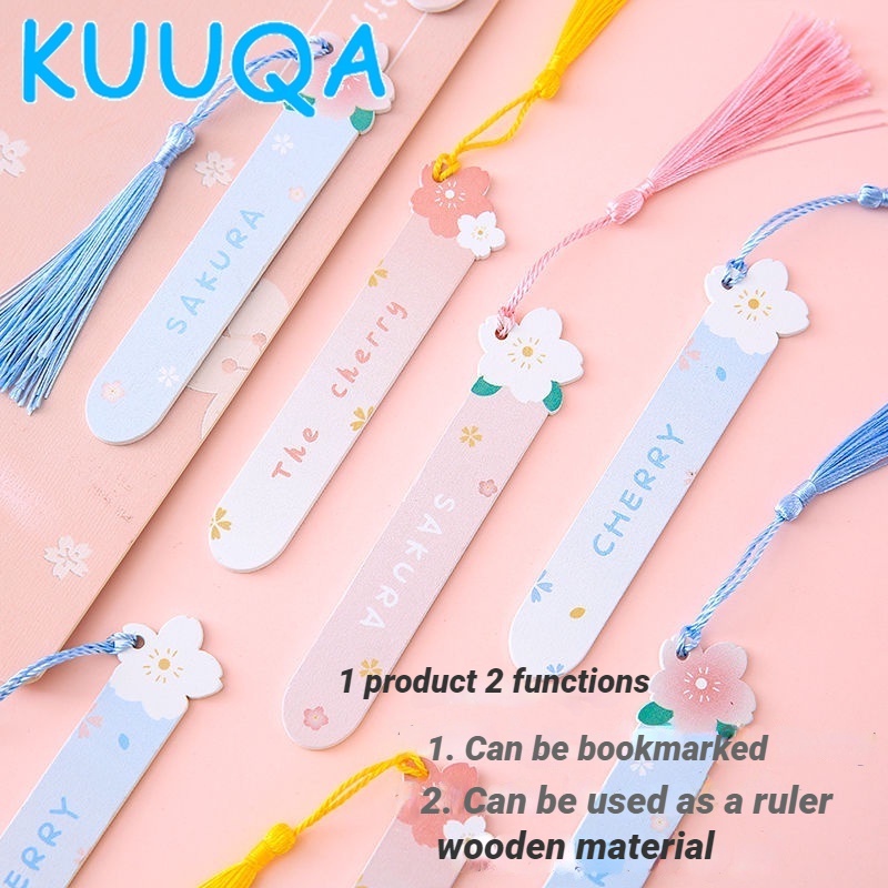 Thước kẻ với màu nước để đánh dấu trang