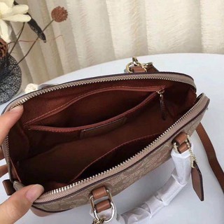 Túi xách Coach hến nâu