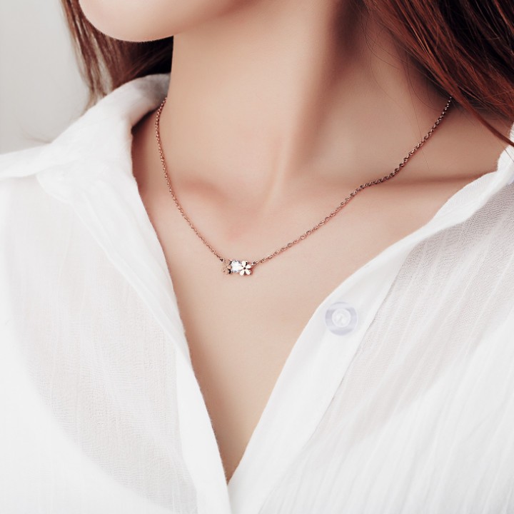 Dây Chuyền Hoa Mai Titan Không Đen TT 1742