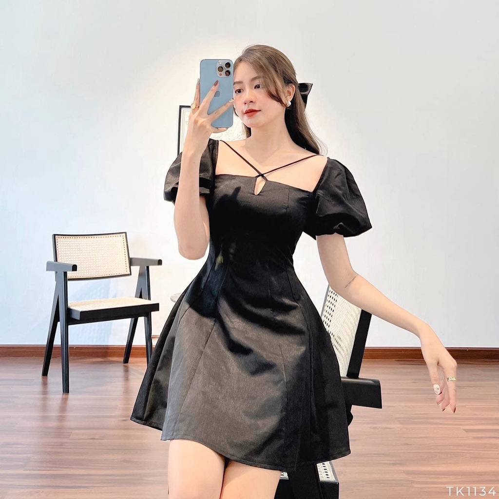 Đầm đen nữ dáng xòe mini tay phồng ngắn dây chéo Emilyshop