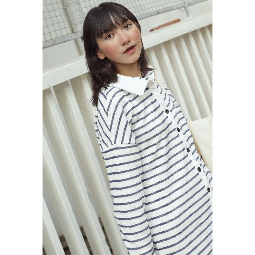 Đầm nữ cổ polo kẻ sọc tay lửng thời trang GAGO open collar stripe mini dress sọc trắng đen GG3192 | BigBuy360 - bigbuy360.vn