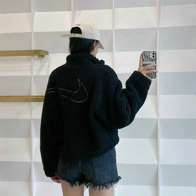 Áo Croptop lông nữ dài tay thêu logo dày dặn cực xinh | BigBuy360 - bigbuy360.vn