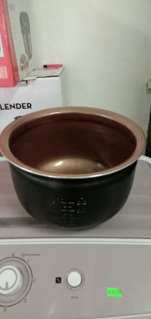 Nồi cơm điện hasuka 2.2l.  Hàng chính hãng