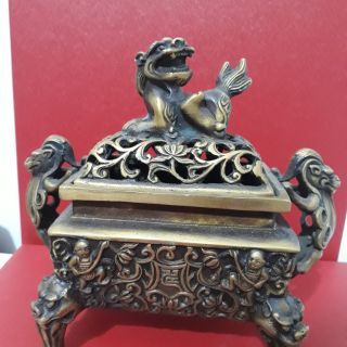 Lư xông trâm vuông năp nghê