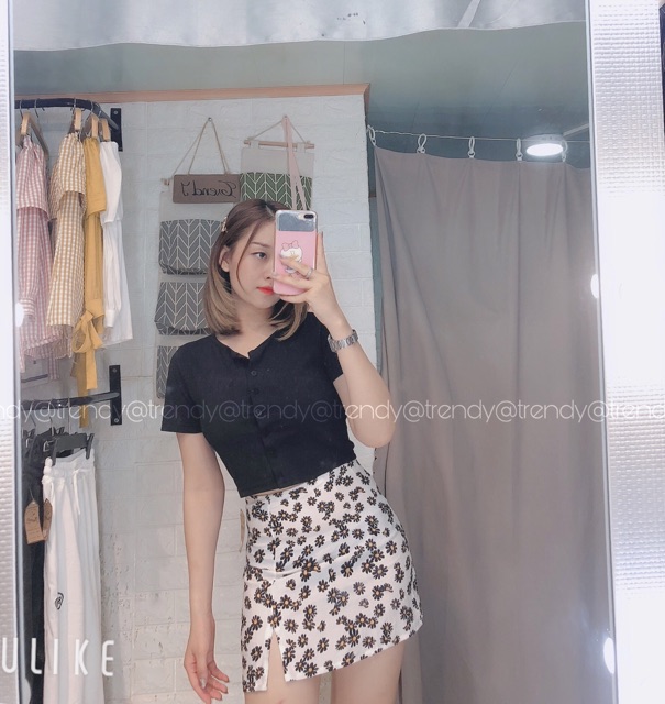 Chân váy ngắn hoạt tiết hoa cúc xẻ đùi hot trend ( ảnh thật) | BigBuy360 - bigbuy360.vn