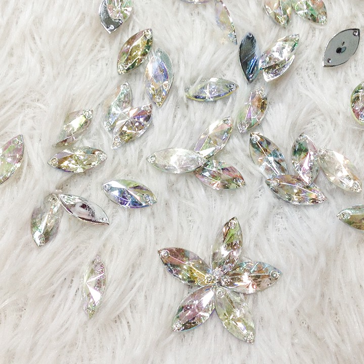 Hạt đá acrylic 3d hình thoi chóp ánh 7 màu cườm kết áo dài váy đầm sang trọng size 1.5cm