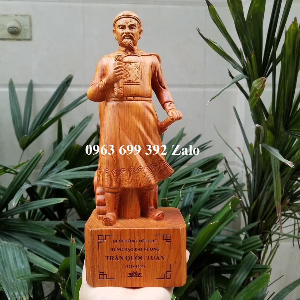 Tượng Trần Quốc Tuấn Trần Hưng Đạo bằng gỗ hương