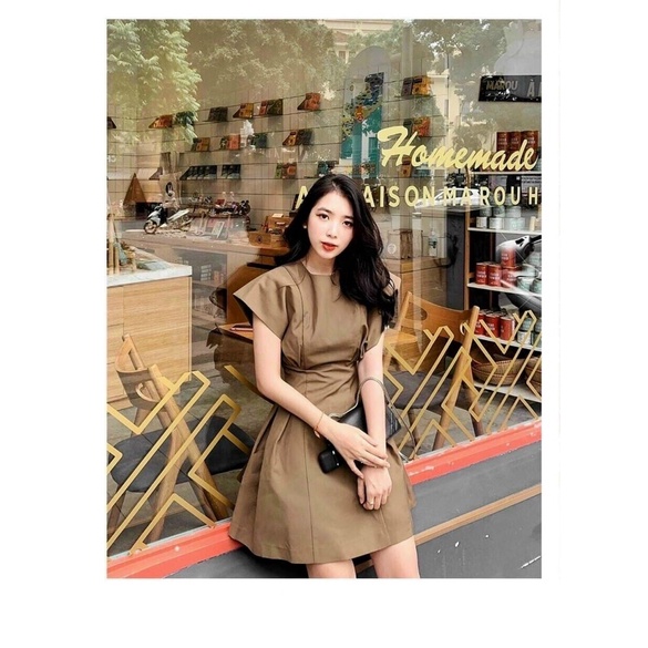 Đầm Tay Cánh Tiên Eo Cong Xếp Li Trẻ Trung | BigBuy360 - bigbuy360.vn