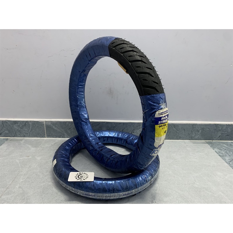 Vỏ lốp xe MICHELIN PILOT STREET 2 Không ruột size 14, 17 inch