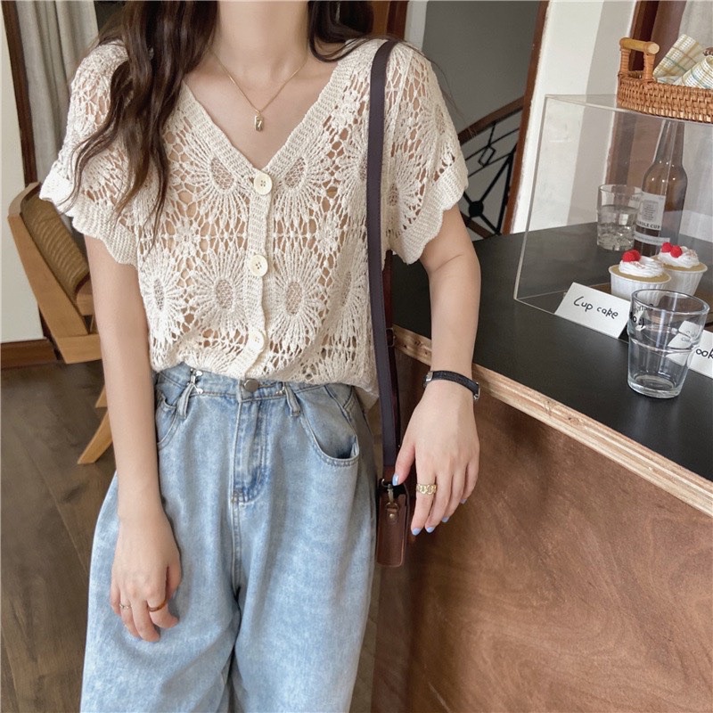 Áo croptop ren hoa