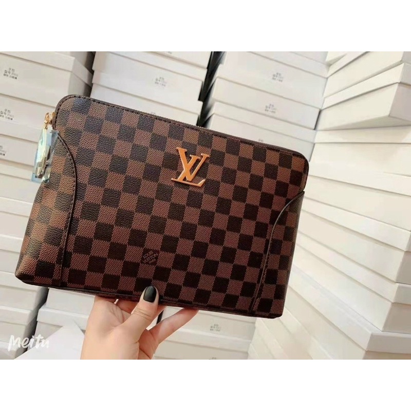 Tú ví cầm tay thời trang