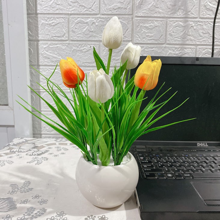 Chậu cây hoa Tulip cắm sẵn - Hoa giả trang trí để bàn (bao gồm chậu và hoa)