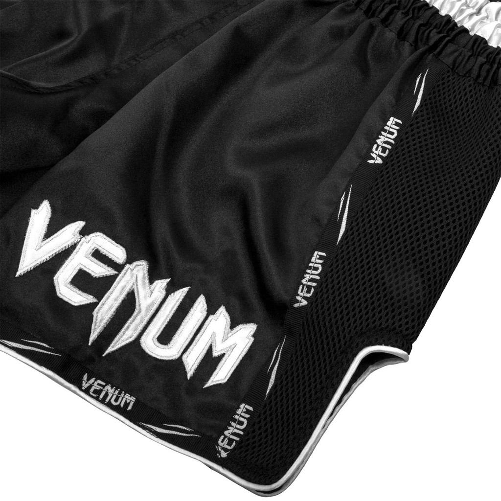 Quần Muay Thai Venum Giant - Black/White