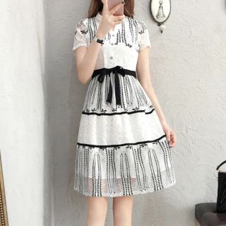 (Freeship) Đầm trắng phối đen Diana
