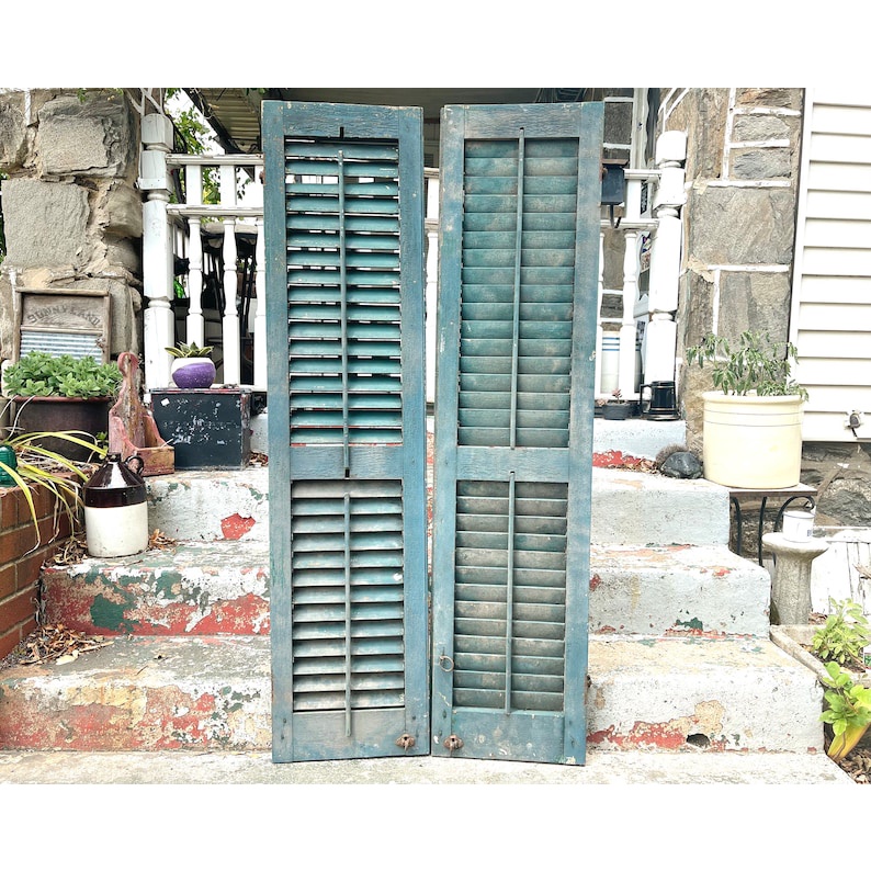 Cửa sổ cũ - Quay trở lại tuổi thơ đẹp nhất Sài Gòn , màu sắc Vintage, kich thước đa dạng