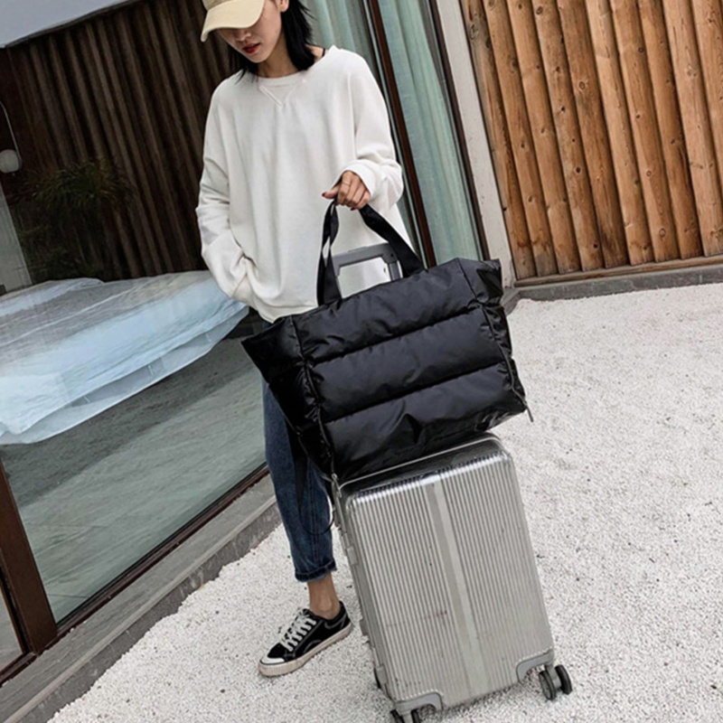 Túi Du Lịch Thể Thao Cỡ Lớn Chống Trầy Chống Thấm Nước Có Ngăn Đựng Đồ Tiện Dụng Cho Nam Và Nữ