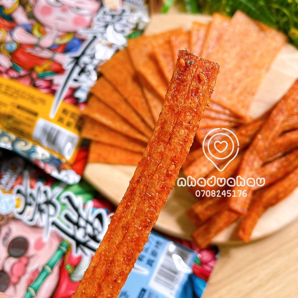 Một gói bim bim tăm cay hoạt hình Bát Giới/ Natra Hongkong gói lớn 90 gam 2 loại