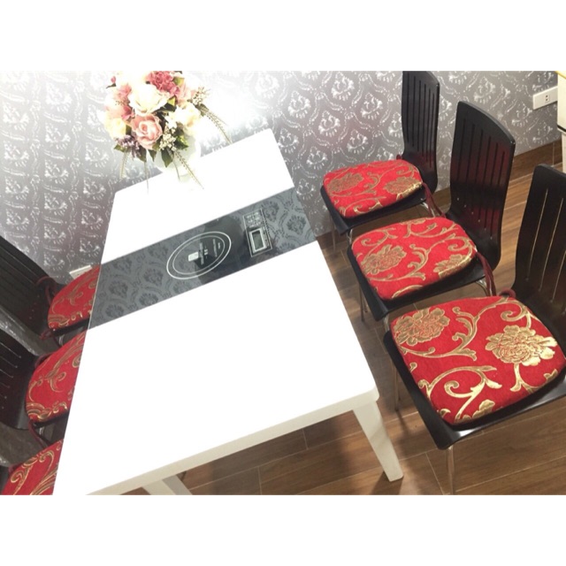Đệm ghế bàn ăn màu đỏ