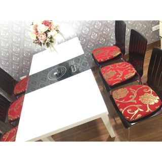 Đệm ghế bàn ăn màu đỏ