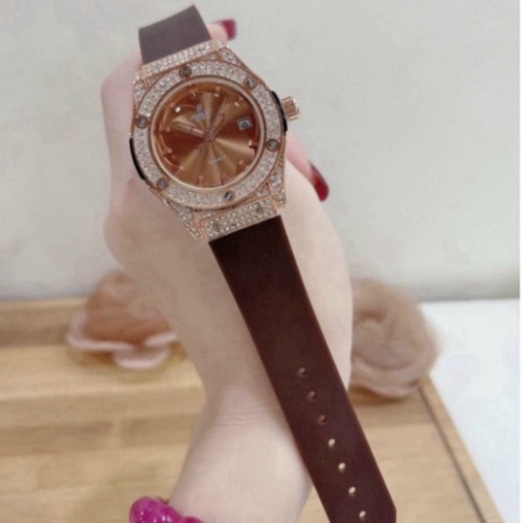 Đồng hồ nữ Hublot mặt tròn size 34mm dây cao su thơm, bảo hành 12 tháng - Hàng nhập khẩu