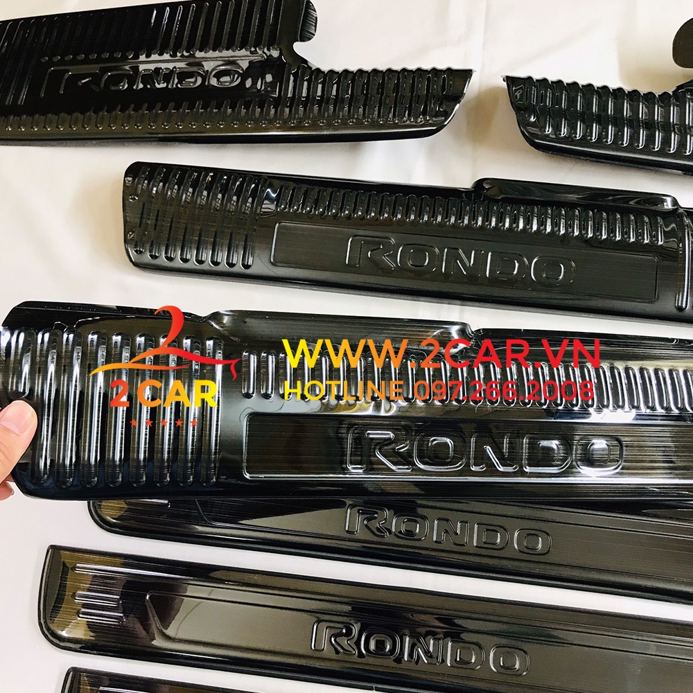 Ốp bậc cửa chân xe RONDO, nẹp bước chân Kia RONDO 2015-2021, chất liệu titan