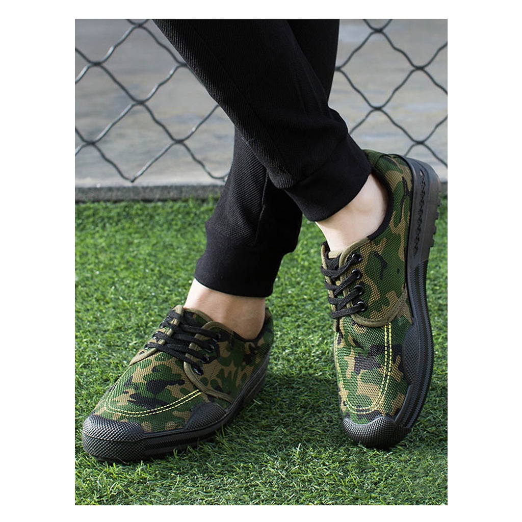 Giày rằn ri đi rừng