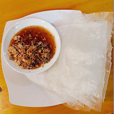 Set 500g bánh tráng phơi sương + sốt me + đậu phộng + hành phi