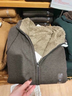 Combo 2 áo khoác và trà sữa