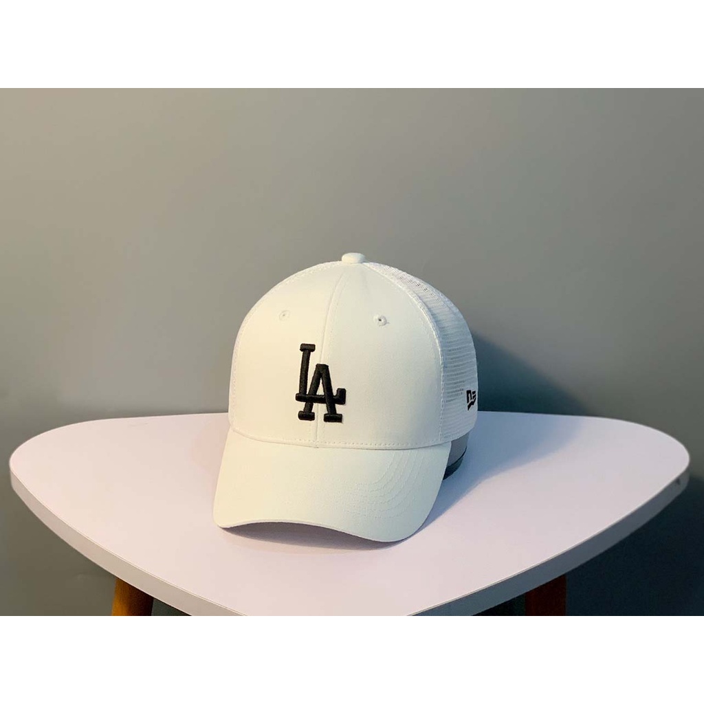 Mũ lưỡi trai lưới trắng MLB thêu chữ LA đen Hàn Quốc, nón kết lưỡi trai phong cách thể thao LA, hàng xuất dư.