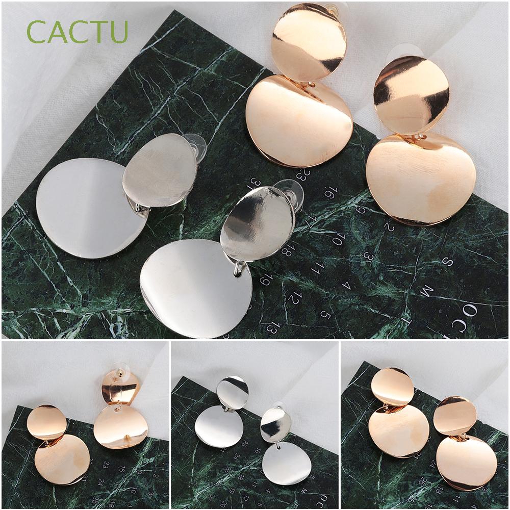 Khuyên tai kim loại hình phụ kiện tạo hình độc đáo