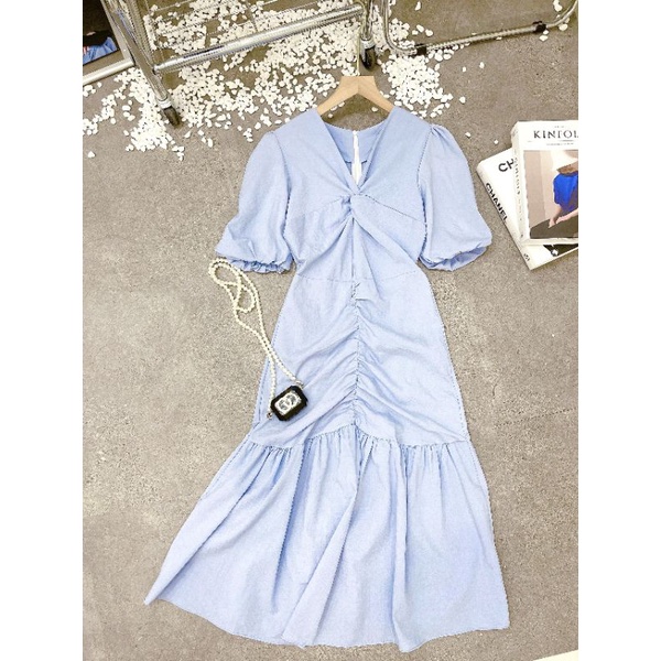 Váy tiểu thư dúm đuôi cá xoè dáng dài dễ thương.Đầm xanh chất đũi nhẹ mát, tay bồng 2 lớp.