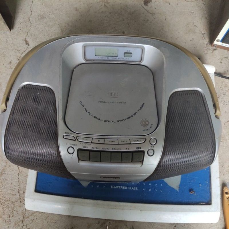 Đài radio cassette và CD Panasonic Nhật dùng điện 100v