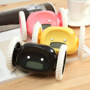 Đồng hồ báo thức bánh xe