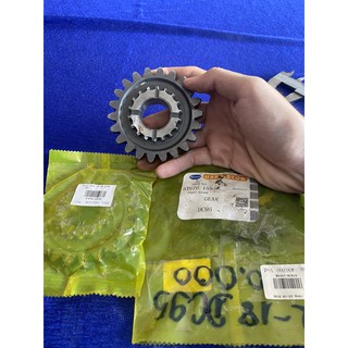 Bánh răng 22-18 DC95 Kubota (Phụ tùng máy gặt) - Nhong 22-18 hộp số máy kubota Dc95  Mã hàng: 5T070 - 15540