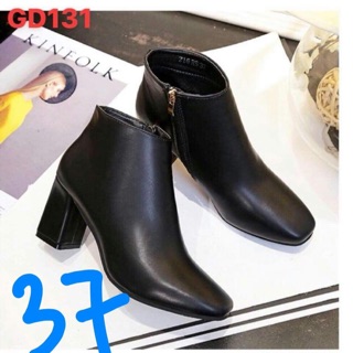 Boot bóng khoá cạnh